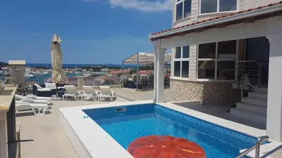 Bazen u objektu Luxury apartments Goles ili u blizini