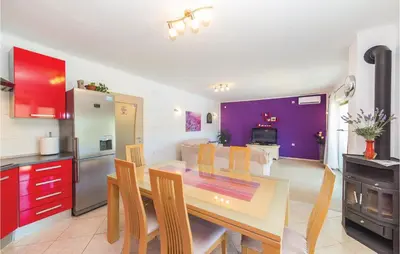 Kuhinja ili čajna kuhinja u objektu Holiday Home In Primorki Dolac