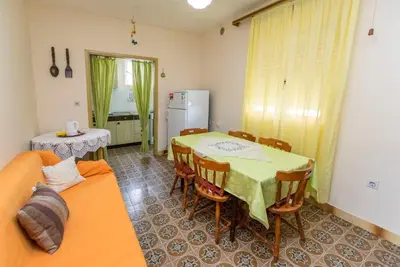 Kuhinja ili čajna kuhinja u objektu Apartment Lele