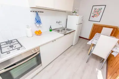 Kuhinja ili čajna kuhinja u objektu Apartments and Room Milka-Jere