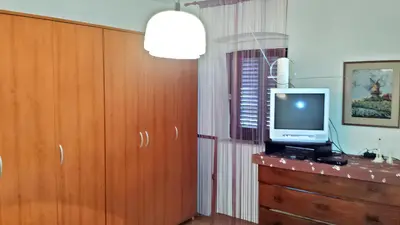 TV i/ili zabavni centar u objektu Spacious Apartment in Zlarin + terrace