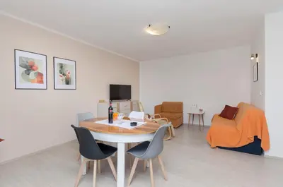 TV i/ili zabavni centar u objektu Apartments and Rooms Antee