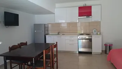 Kuhinja ili čajna kuhinja u objektu Apartmani Stipanelo