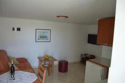 TV i/ili zabavni centar u objektu Apartman Latin 1
