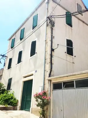Zgrada u kojoj se nalazi apartman