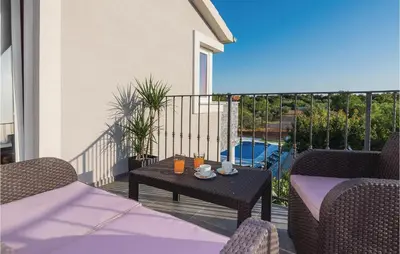 Balkon ili terasa u objektu Four-Bedroom Holiday Home In Skradin-Dubavice