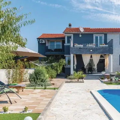 Four-Bedroom Holiday Home In Skradin-Dubavice