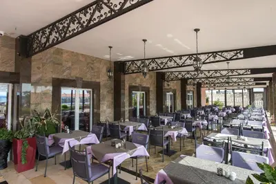 Restoran ili neka druga zalogajnica u objektu Hotel Miramare