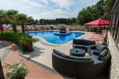 Bazen u objektu Hotel Miramare ili u blizini