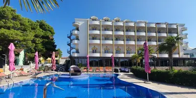 Bazen u objektu Hotel Miramare ili u blizini