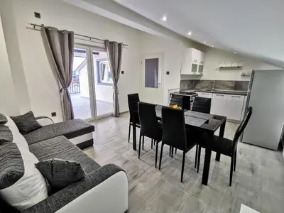 Kuhinja ili čajna kuhinja u objektu Apartmani Krnić