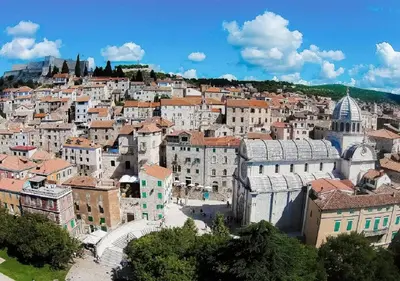 Pogled na grad 'Šibenik' ili pogled na grad iz apartmana
