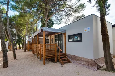 Zgrada u kojoj se nalazi turističko naselje
