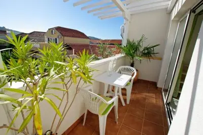 Balkon ili terasa u objektu Murter New- with Sauna&Jacuzzi 722