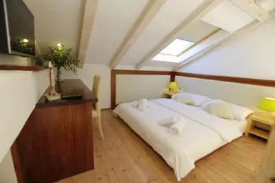 Krevet ili kreveti u jedinici u objektu Murter New- with Sauna&Jacuzzi 722