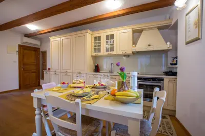 Kuhinja ili čajna kuhinja u objektu Villa Lucija Vodice