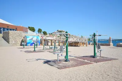 Dječje igralište u objektu Apartments and Rooms Adriatic Suites