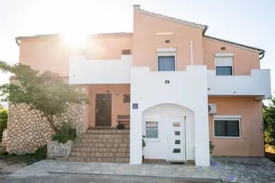 Zgrada u kojoj se nalazi apartman