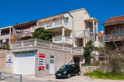 Zgrada u kojoj se nalazi apartman