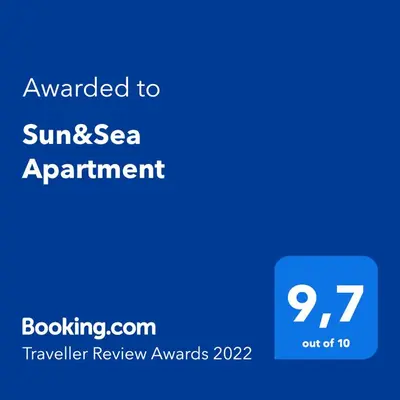 Certifikat, nagrada, logo ili neki drugi dokument izložen u objektu Sun&Sea Apartment