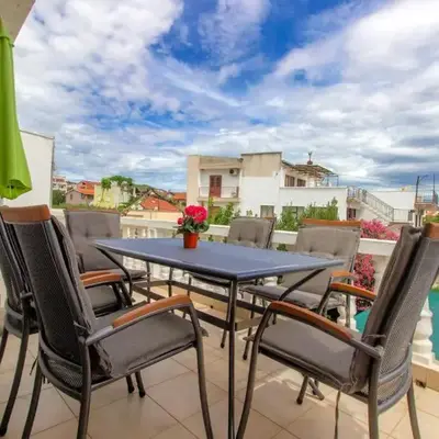 Apartments Alaga