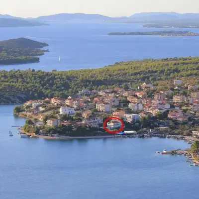 Family friendly seaside apartments Grebastica
