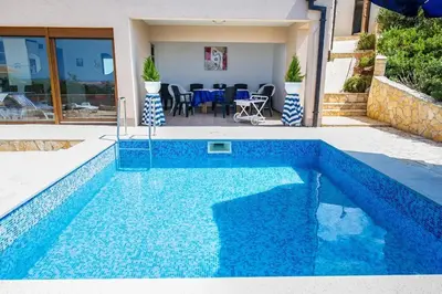 Bazen u objektu Family friendly house with a swimming pool Rogoznica - 15176 ili u blizini