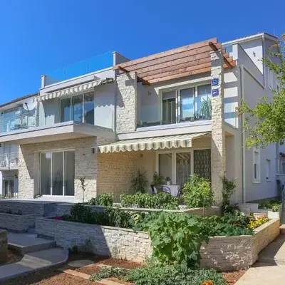 Apartments by the sea Tribunj