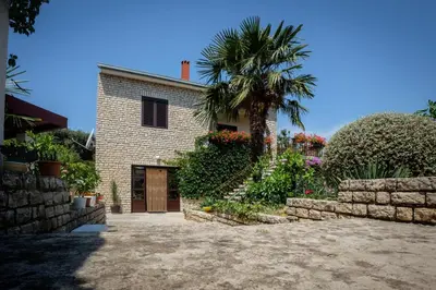 Zgrada u kojoj se nalazi apartman