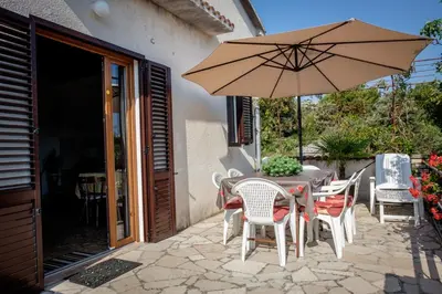 Popločani dio dvorišta ili vanjski dio objekta Apartments by the sea Razanj, Rogoznica - 15264