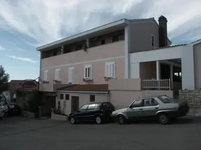 Zgrada u kojoj se nalazi privatni smještaj