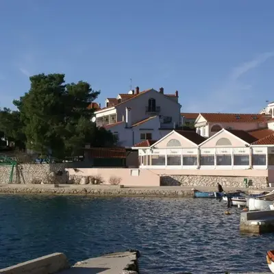 Apartments by the sea Brodarica