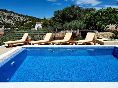 Bazen u objektu Villa Sucic Razanj ili u blizini