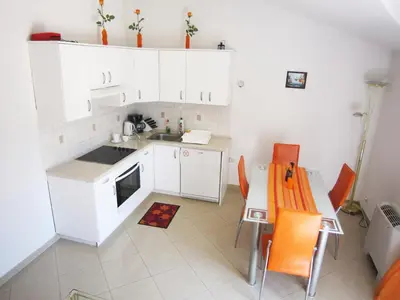 Kuhinja ili čajna kuhinja u objektu Apartments Jadran