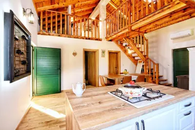 Kuhinja ili čajna kuhinja u objektu Stone House Vodice