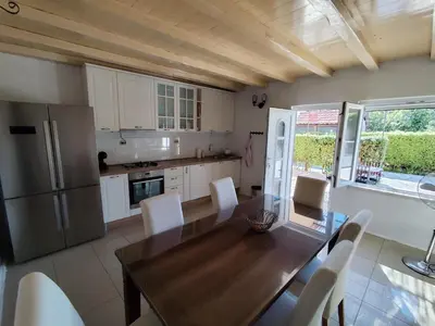 Kuhinja ili čajna kuhinja u objektu Apartment Wisteria