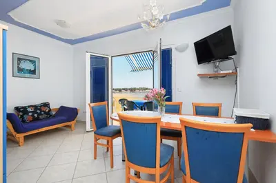 TV i/ili zabavni centar u objektu Apartment Brodarica 15270c