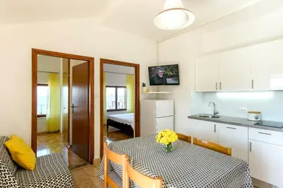 Kuhinja ili čajna kuhinja u objektu Apartments Martina
