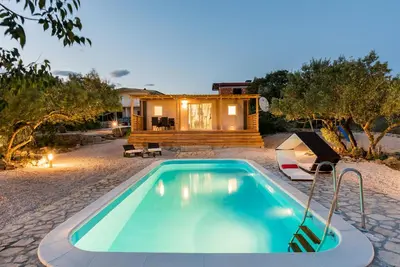 Bazen u objektu Authentic Camping Dalmatia ili u blizini