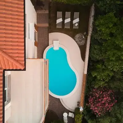 Luxurious city retreat with pool