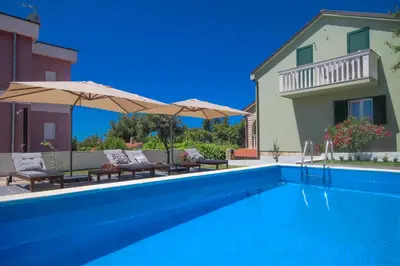 Bazen u objektu Dandy apartment with pool 2 bedrooms ili u blizini