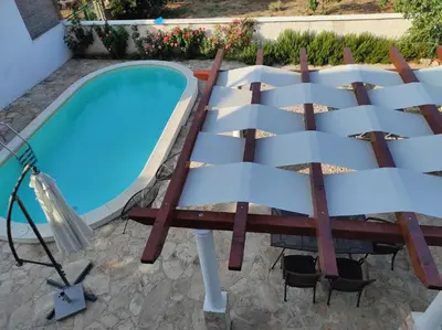Bazen u objektu Apartment Joy II ili u blizini