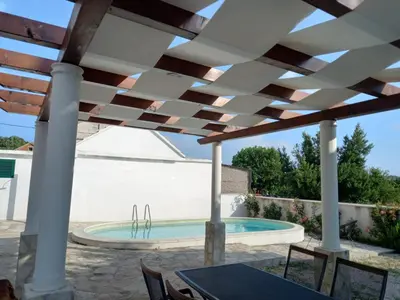 Bazen u objektu Apartment Joy II ili u blizini