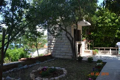 Vrt u objektu Holiday Apartments Lučić - Feels like Home, away from Home