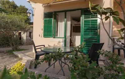 Vrt u objektu Studio apartment by the sea