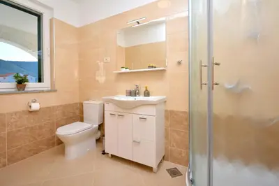 Kupaonica u objektu Villa Authentica with Heated Pool