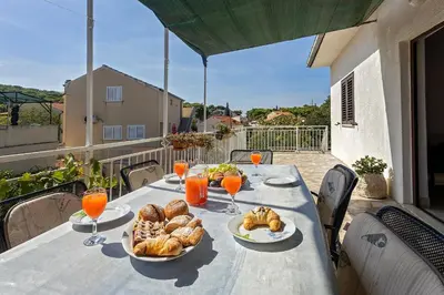 Hrana u apartmanu ili u blizini