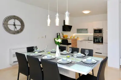 Kuhinja ili čajna kuhinja u objektu Villa Kami - 4 stars villa, Heated pool