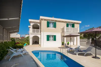 Bazen u objektu Villa Kami - 4 stars villa, Heated pool ili u blizini
