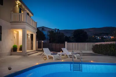 Bazen u objektu Villa Kami - 4 stars villa, Heated pool ili u blizini